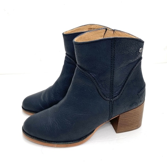 Ugg Annie S/N 1095061 Leather Block Heel Ankle Booties in Black Size 9.5 - Picture 6 of 10